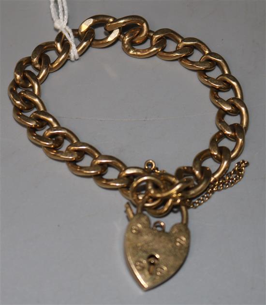 A 9ct gold curb link bracelet,